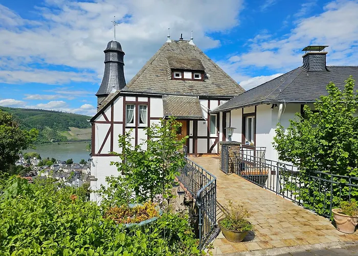 Little Rhine View Chateau - Eg *