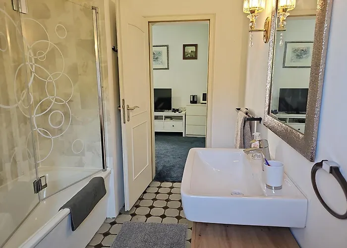 Little Rhine View Chateau - Eg